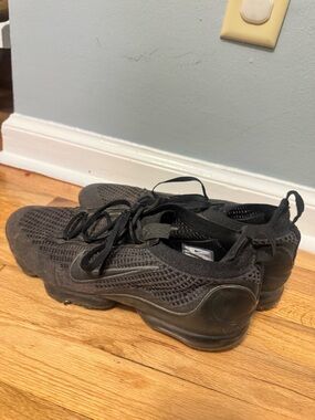 Nike Men's Black Knit Running Sneakers